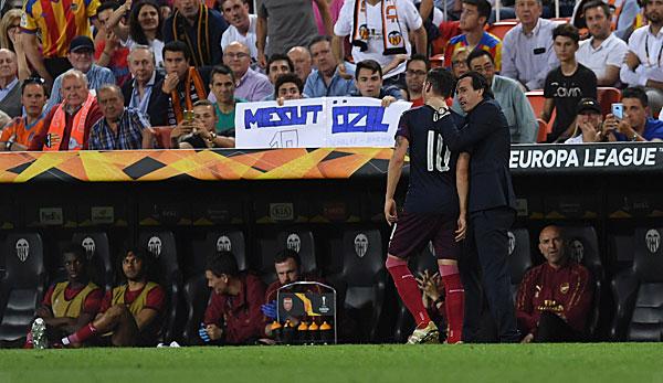 Europa League: Özil provokes Valencia fans with gesture